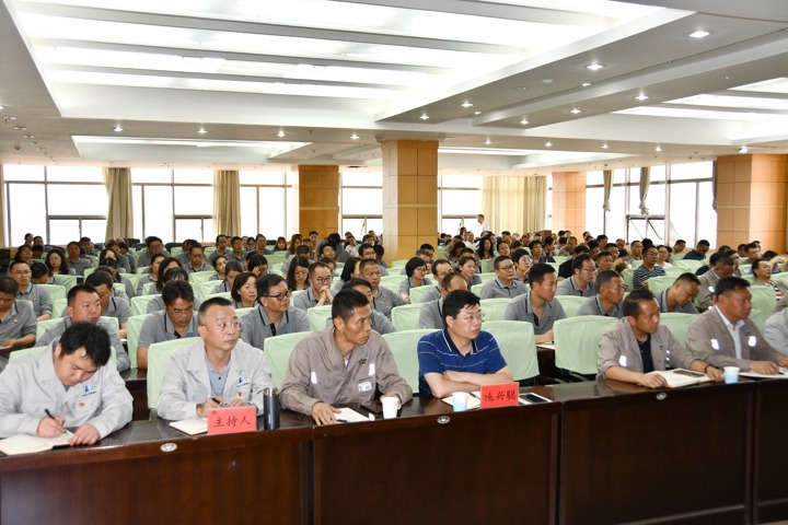 云维集团发展“以身边事教育身边人”巡回警示教育宣讲