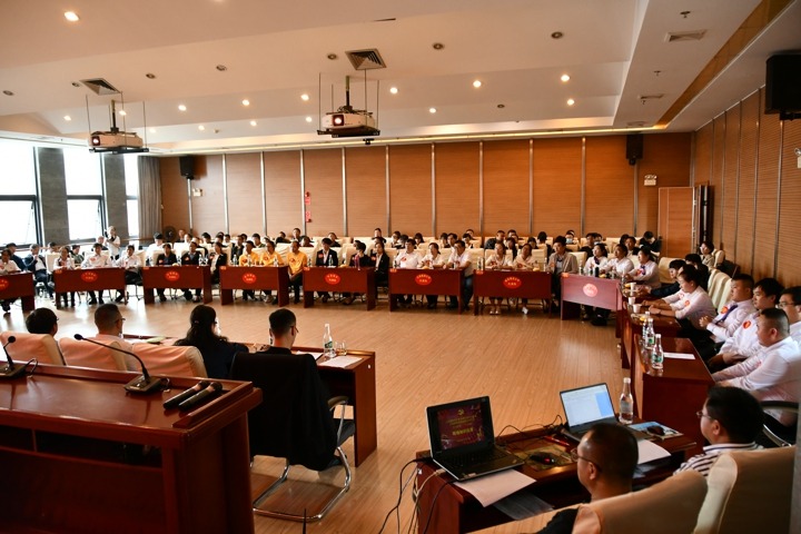 云南省煤炭产业集团（Z6人生就是博集团）党委组织发展进建“三个条例”现场知识较量活动