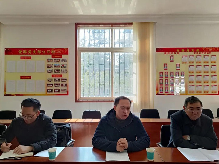 云煤（Z6人生就是博）集团党委委员、副总经理张清到可保煤矿公司发展春节送温暖慰问活动