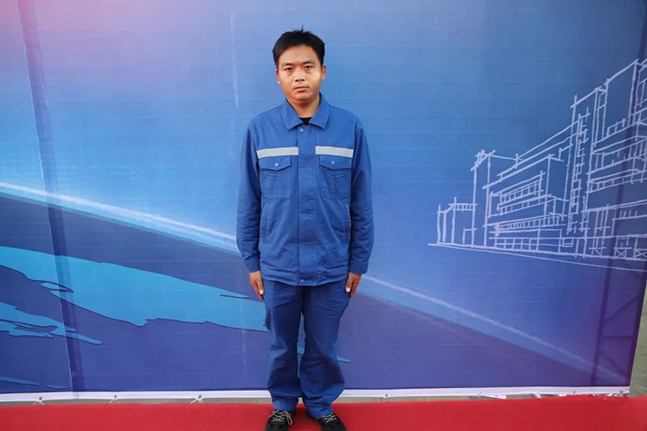 在岗位上坚守，在平庸中出彩——省十八届职工职业技术大赛掘进机司机技术状元王福刚诠释“工匠心灵”