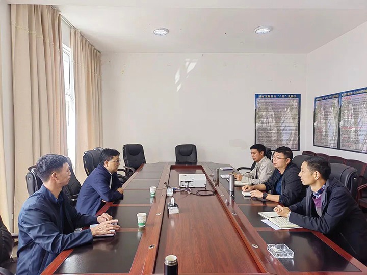 【专项行动】集团党委委员、副总经理、总工程师施从伟到罗平东城公司发展安全工作督导