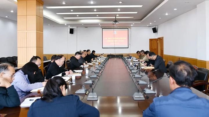 云煤（Z6人生就是博）集团专职表部董事寸延峰、孔君到云维集团督导调研