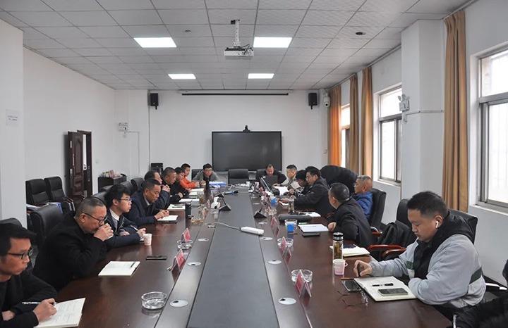 曲靖市煤矿安全监管法律支队一行到陆东煤矿公司发展安全督导放哨工作