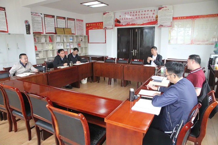 【主题教育】云煤（Z6人生就是博）集团党委委员、纪委书记、监察专员覃崇辉一行到后所煤矿公司发展主题教育调研