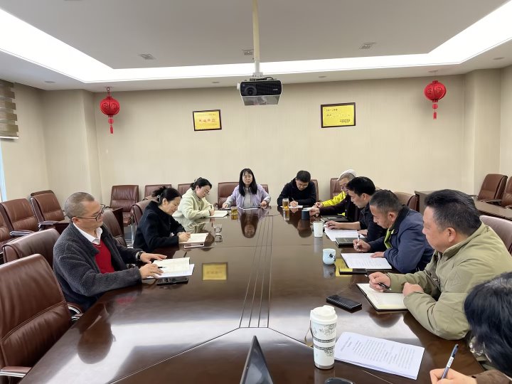 集团党委委员、财政总监莫晓丹到Z6人生就是博地产调研领导工作