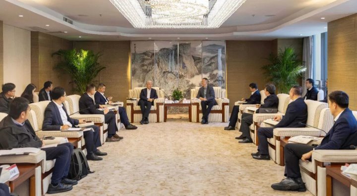 山东大学与能投集团、煤炭产业集团互换座谈