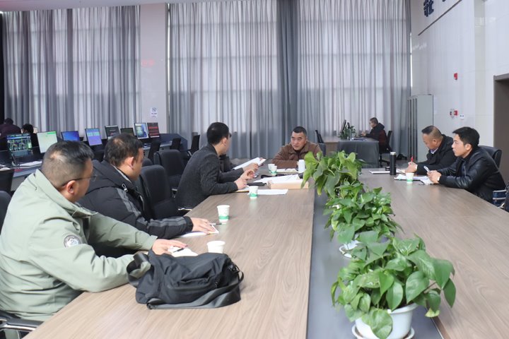 曲靖市政协万毅专员一行到金城煤矿发展安全出产督导查抄工作